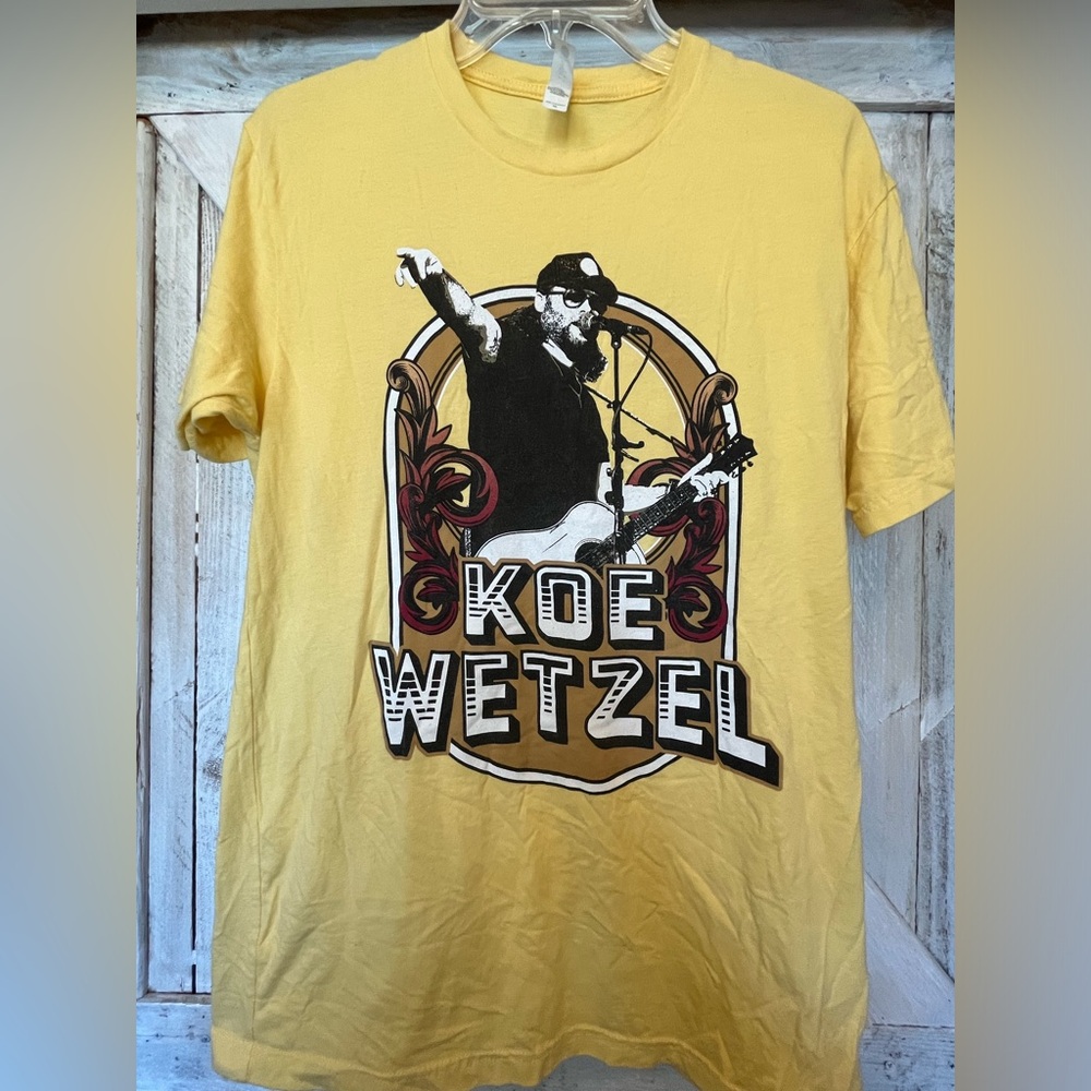 Concert T-Shirt Koe Wetzel Adult Graphic Yellow Country Music Band Size Medium